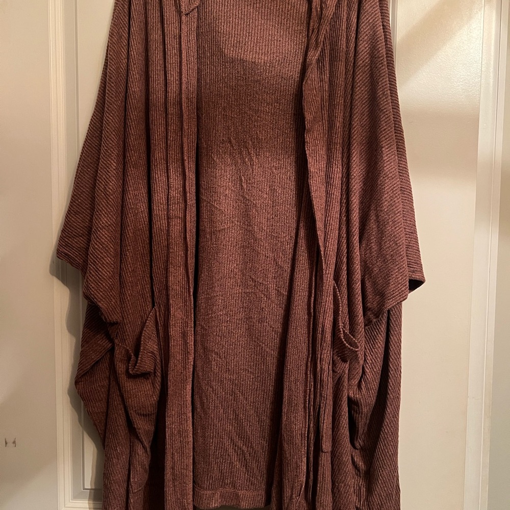 Three Bird Nest dusty rose Poncho